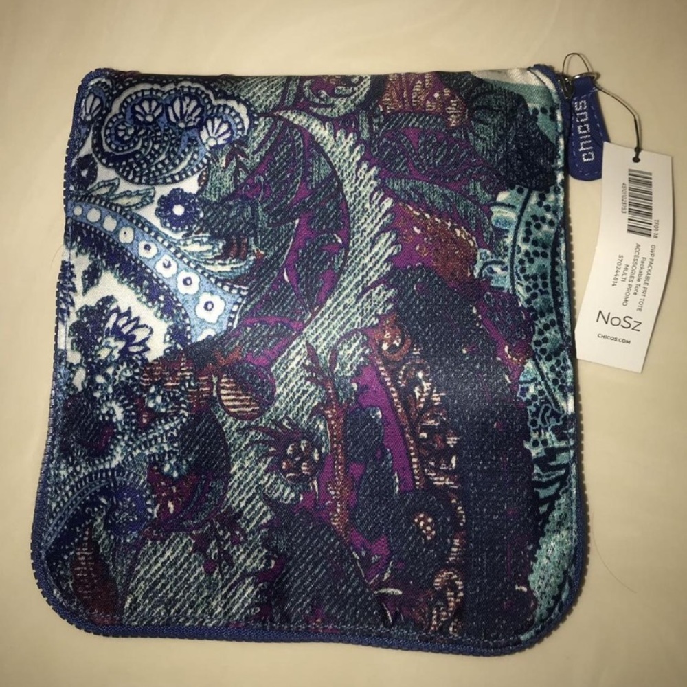 NWT Chico’s Collapsible Zipper Travel Duffel Bag